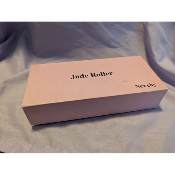 Newchy Jade Roller Facial Massager & Beauty Tool In Pink Box - Picture 2 of 3
